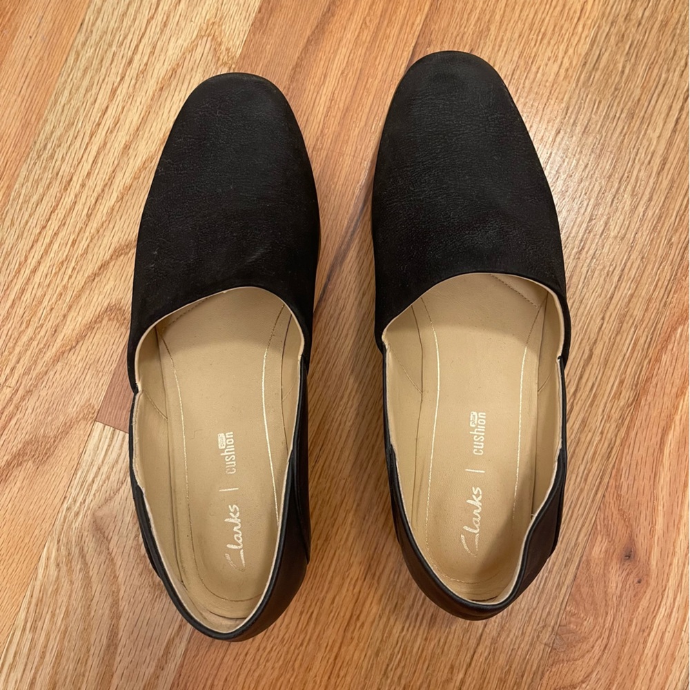 Clarks Cushion Flats/ Loafer in Black 7.5W